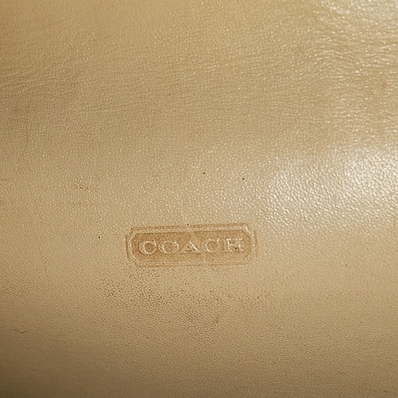 Coach Signature Canvas Wallet - Picture 5 of 9